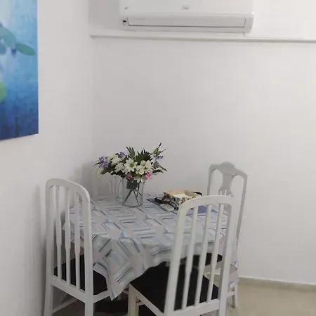Deluxe 3 Bedroom Apartment, Balcony, 15 Minutes Walk To And Sys2 *