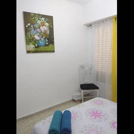 Apartment Deluxe 3 Bedroom Apartment, Balcony, 15 Minutes Walk To And Sys2 Alicante