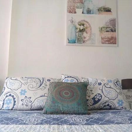 Apartment Deluxe 3 Bedroom Apartment, Balcony, 15 Minutes Walk To And Sys2 Alicante